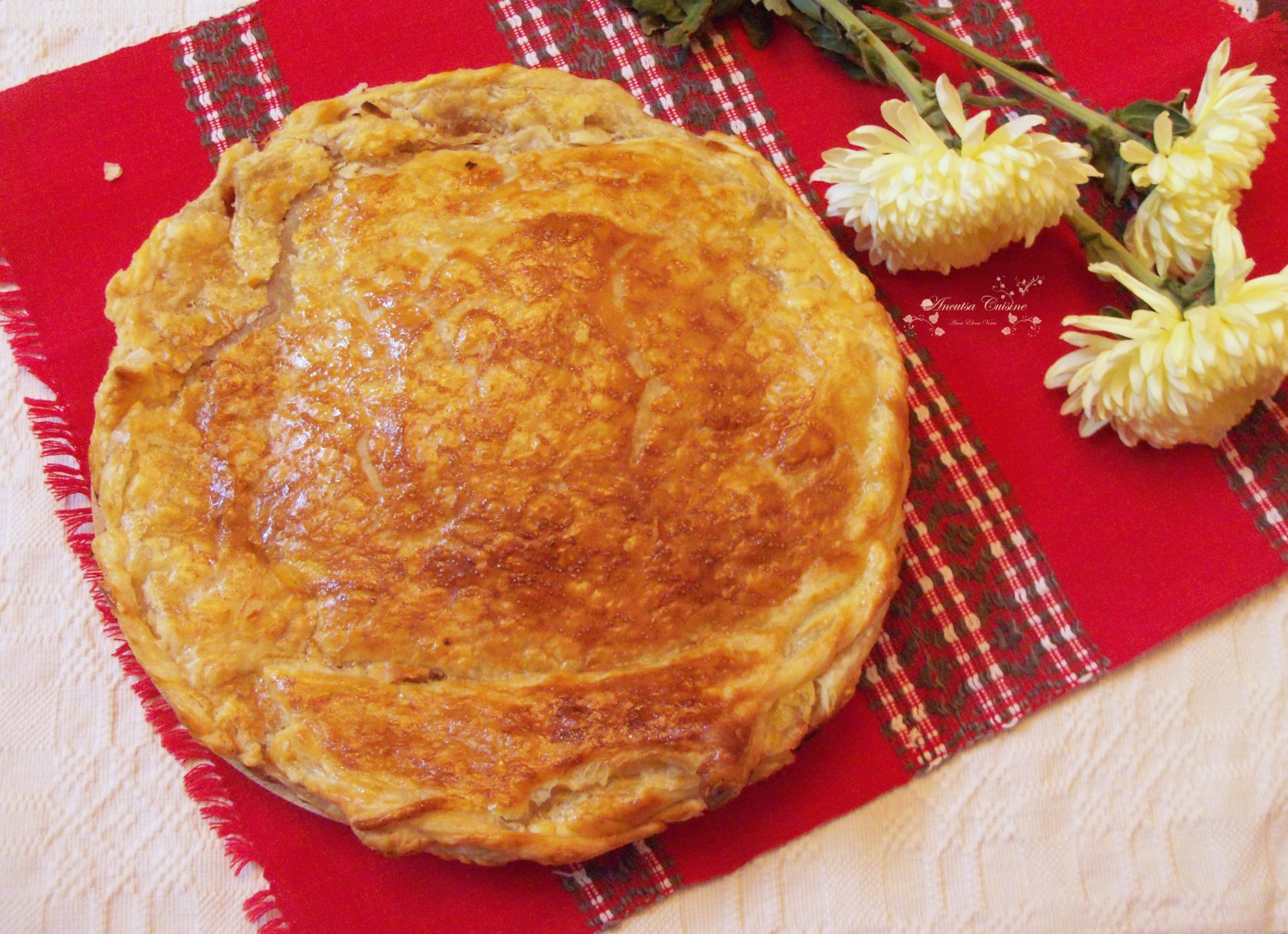 Tarta cu mere si aluat foietaj