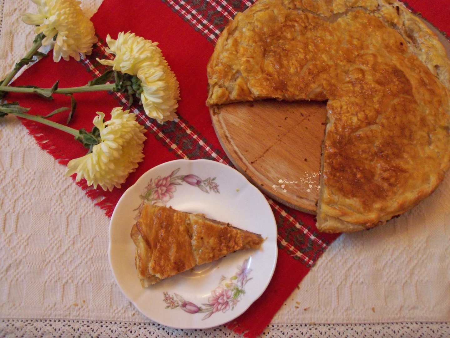 Tarta cu mere si aluat foietaj