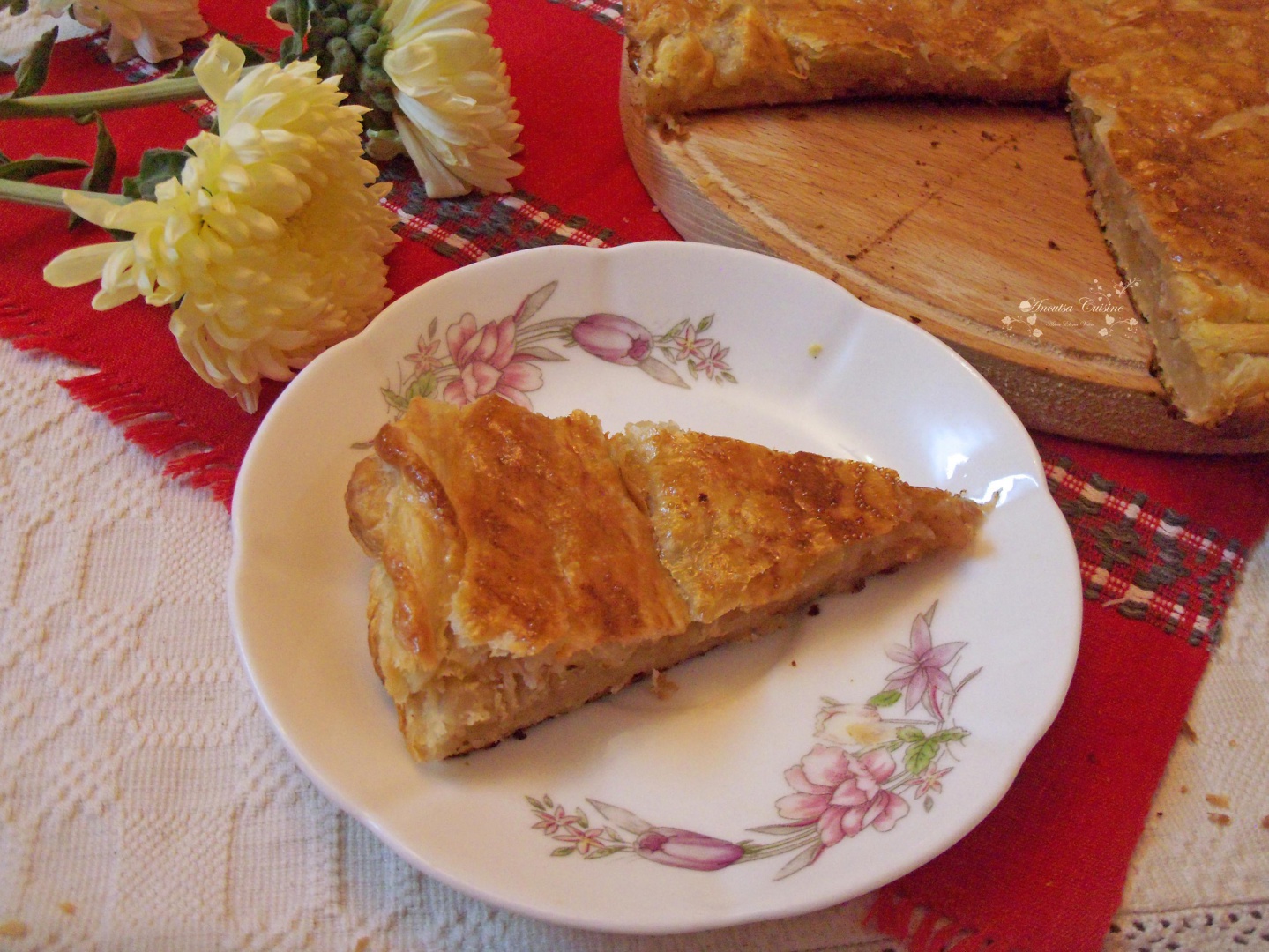 Tarta cu mere si aluat foietaj