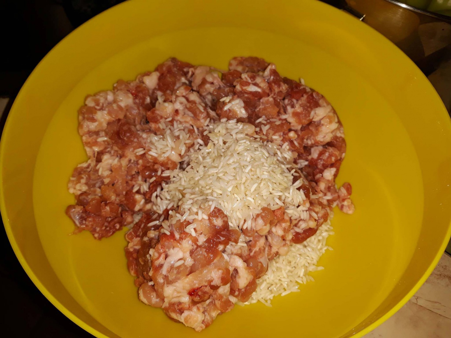 Ardei umpluti cu carne de porc