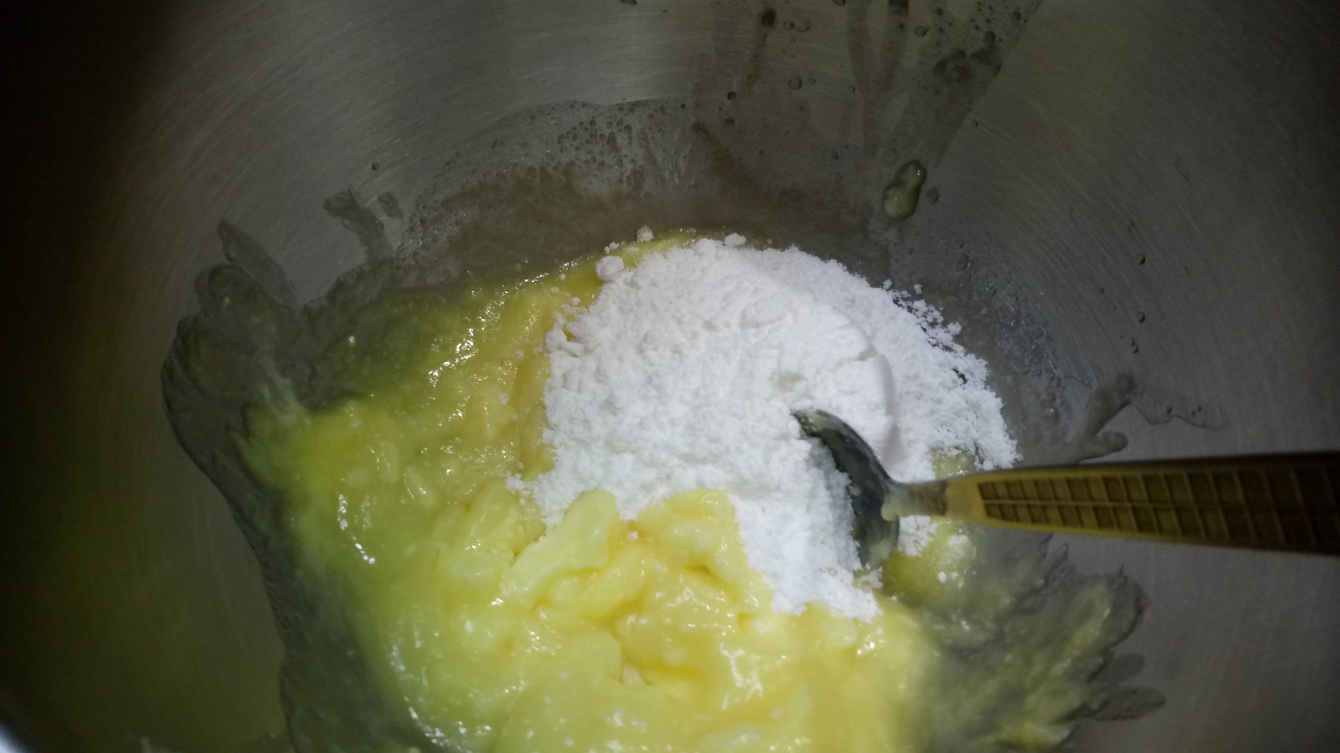 Maamoul mad bil-kashta - prajitura libaneza cu foi si crema nestle