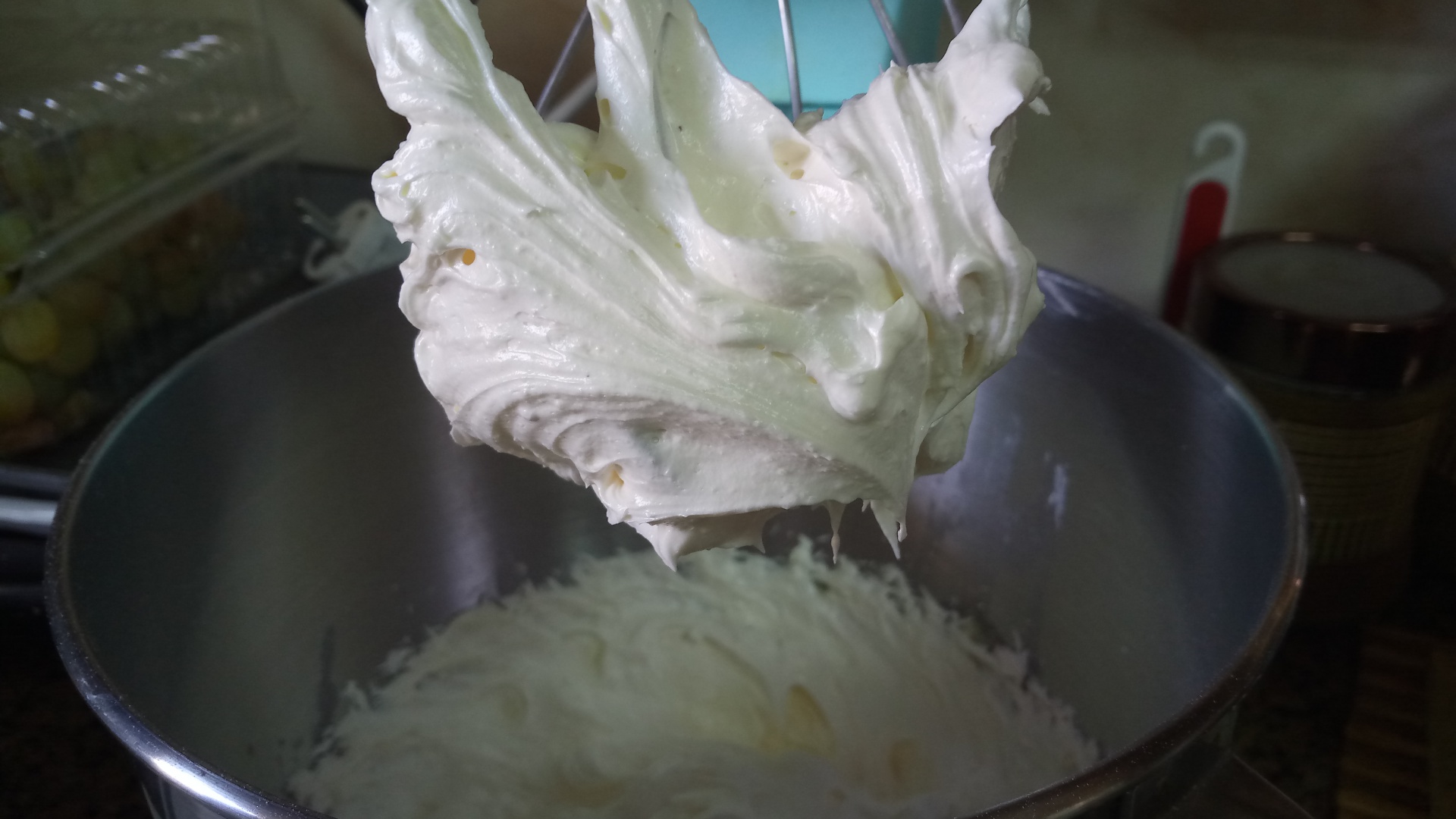 Maamoul mad bil-kashta - prajitura libaneza cu foi si crema nestle