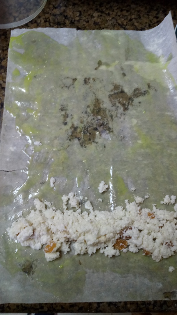 Kulaj -rulouri cu nuca si branza insiropate