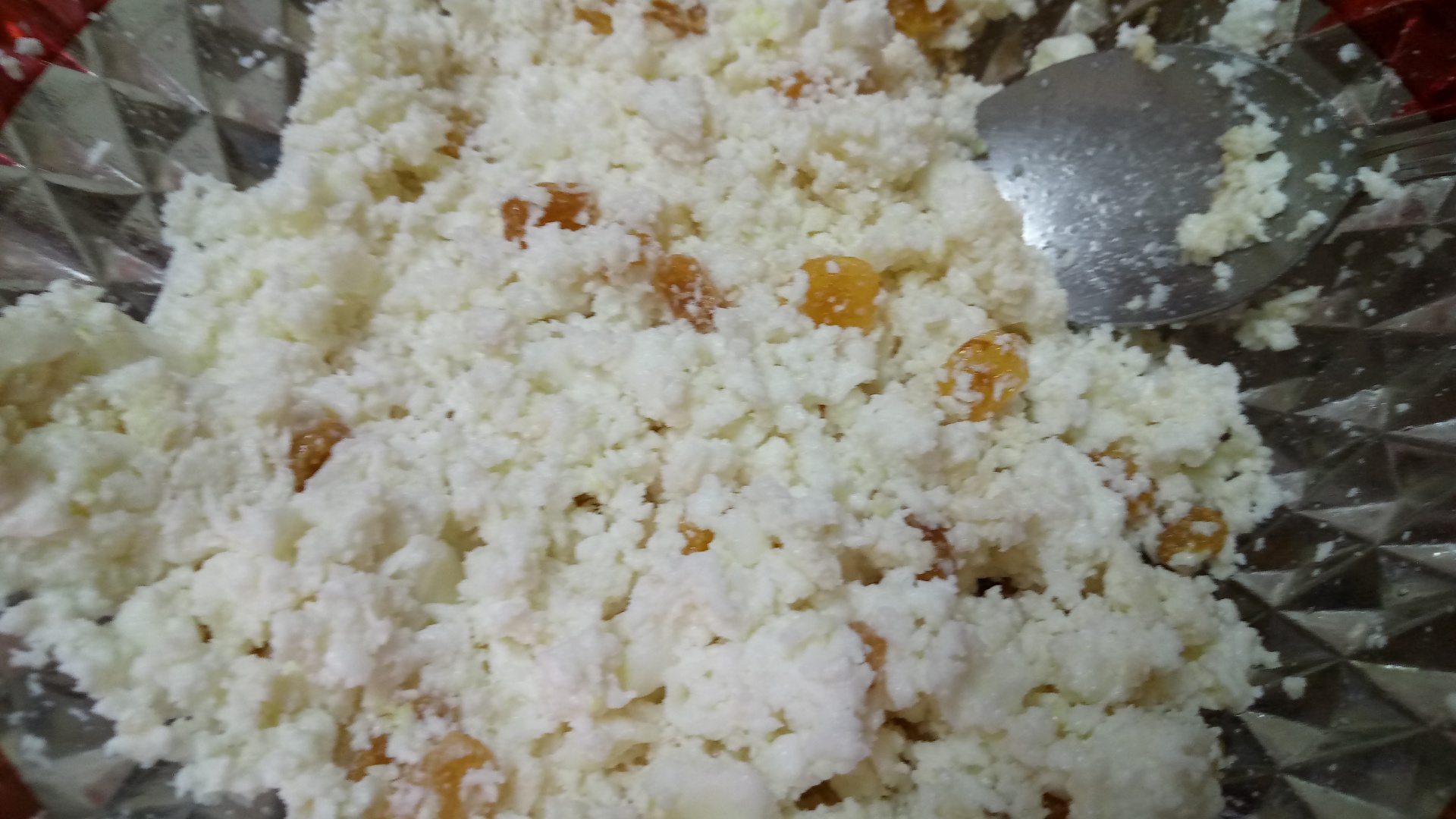 Kulaj -rulouri cu nuca si branza insiropate