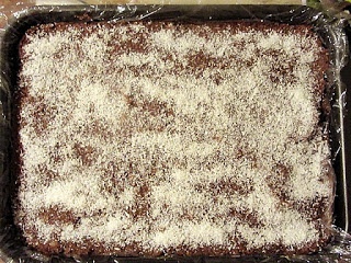 Prajitura cu biscuiti si crema de gris