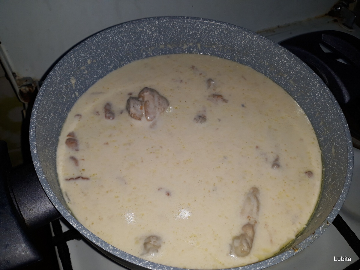 Ciulama de pui cu ciuperci