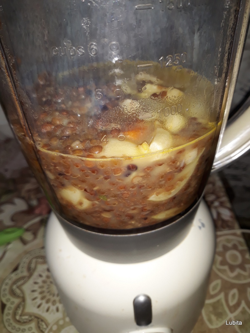 Supa crema de linte cu usturoi