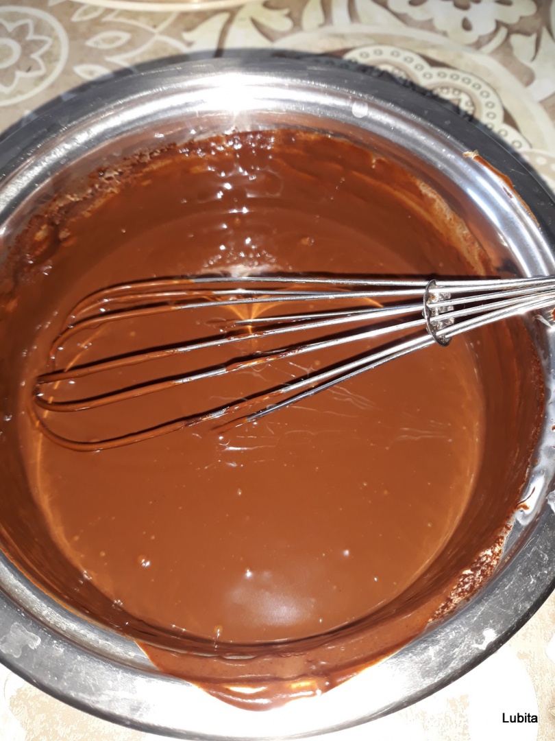 Tort cu crema de branza si mousse de ciocolata