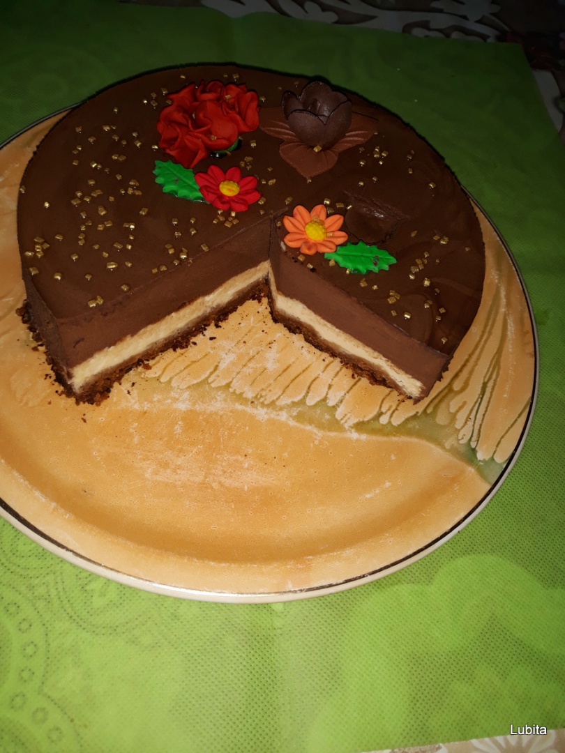 Tort cu crema de branza si mousse de ciocolata