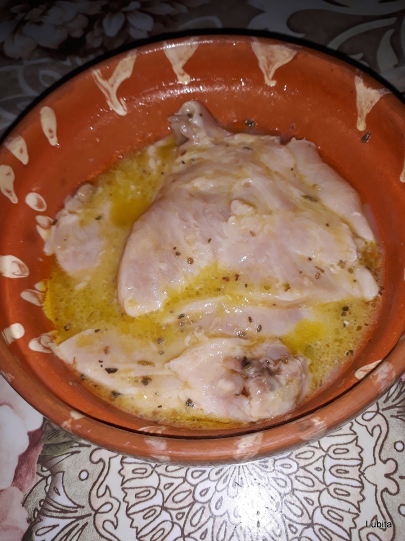 Pui la gratar cu garnitura de brocoli si conopida