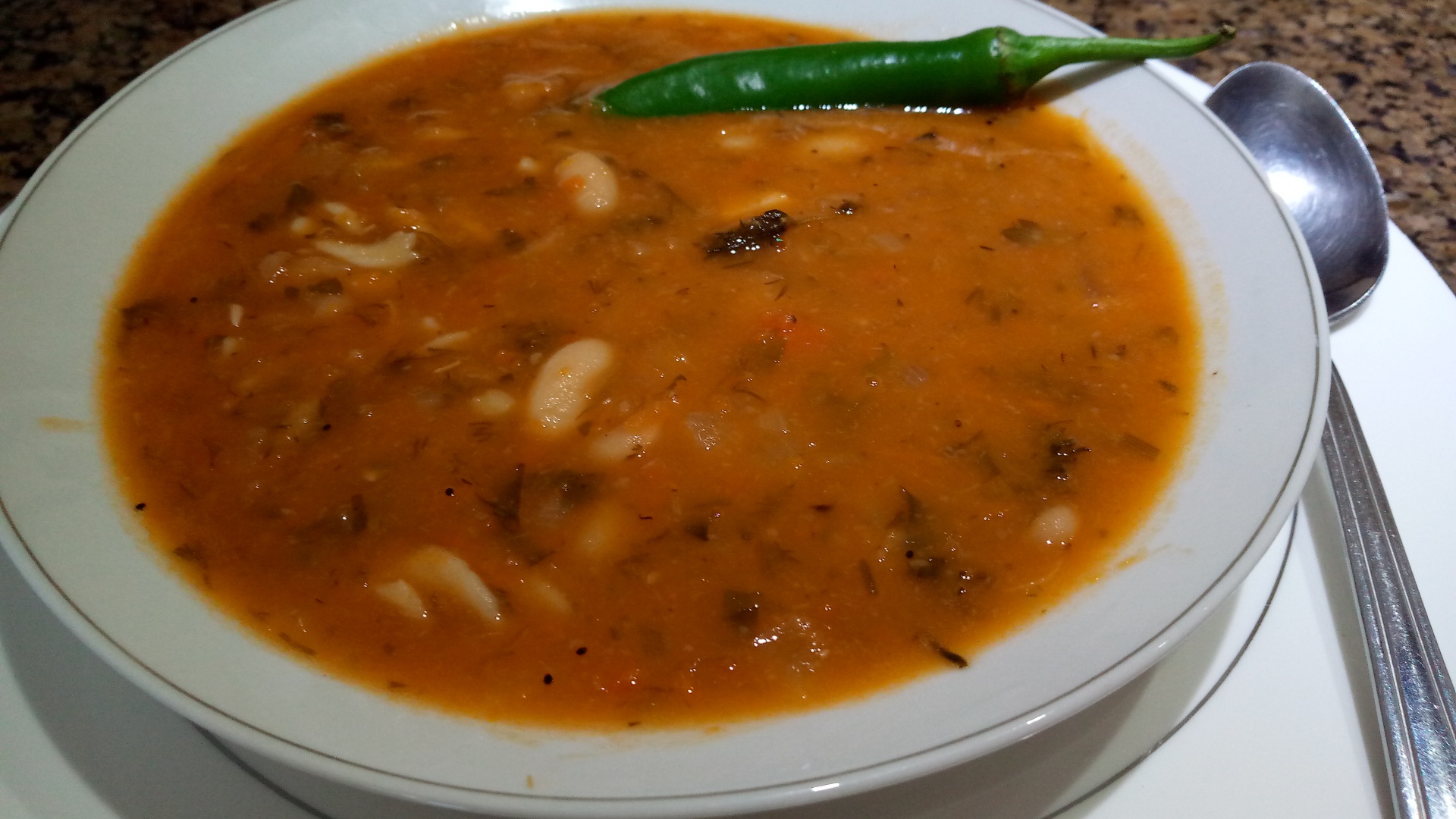 Bors moldovenesc cu fasole, ca la mama acasa (de post)