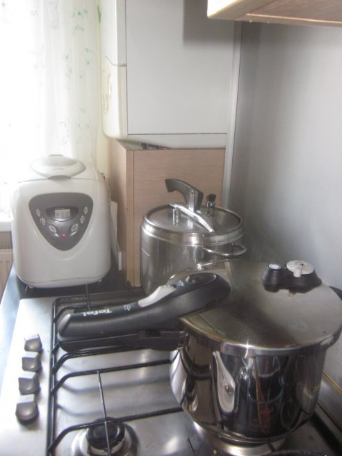 Ciorba de fasole cu ciolan servita in paine