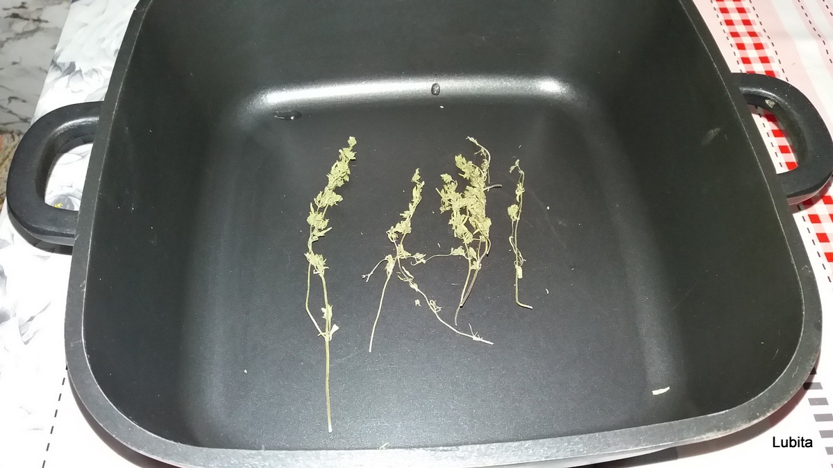 Varza calita cu carnati de casa