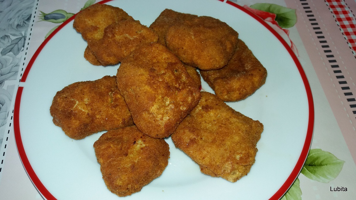 Snitele de soia cu piure de cartofi albi si mov