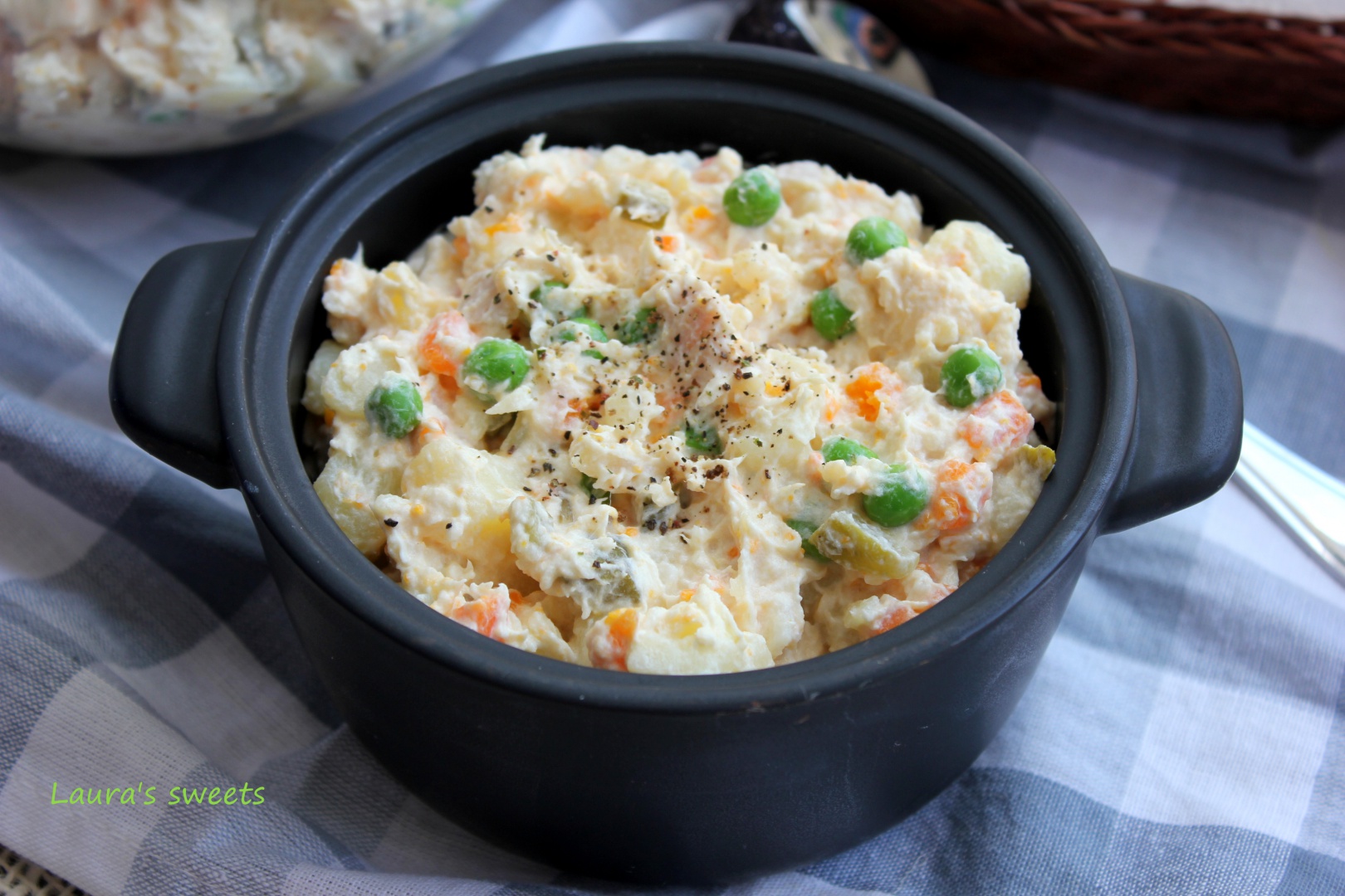 Salata de pui, cu legume si iaurt