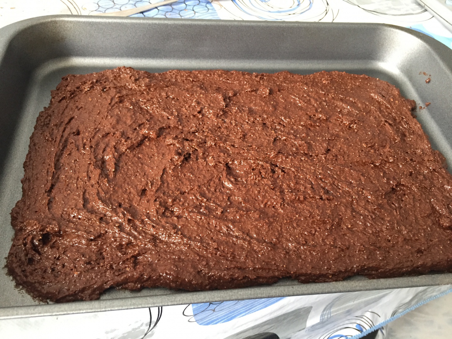 Tort usor cu mascarpone si fructe de padure