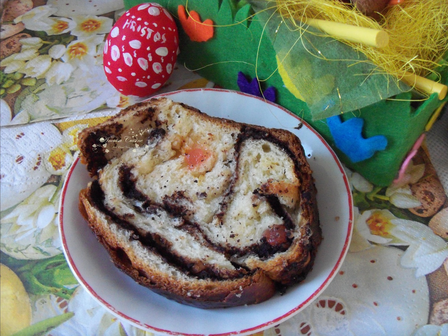 Cozonaci cu bezea, cacao si nuca