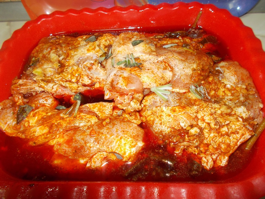 Pulpa de miel in vin alb cu salvie si cartofi calugaresti