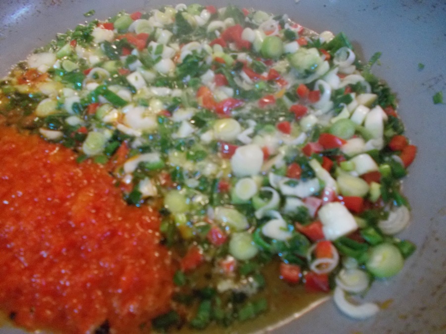 Pulpa de miel in vin alb cu salvie si cartofi calugaresti