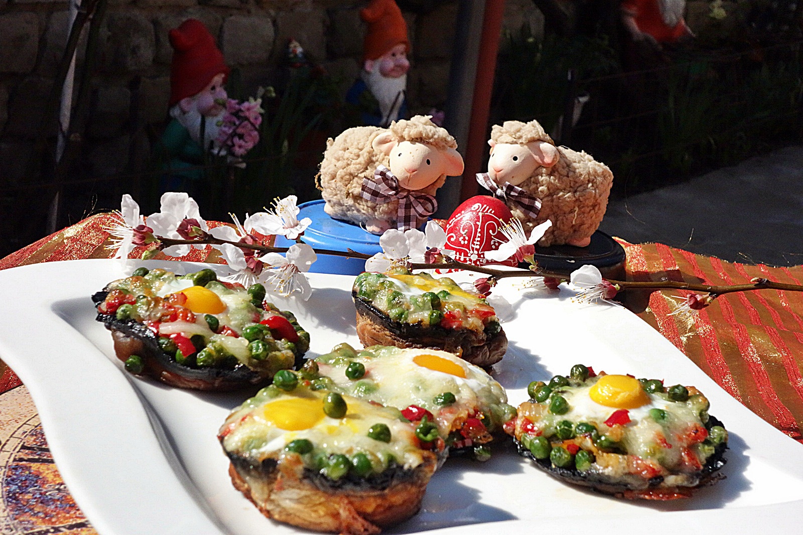 Ciupercute umplute cu mazare, mozzarella si oua de prepelita