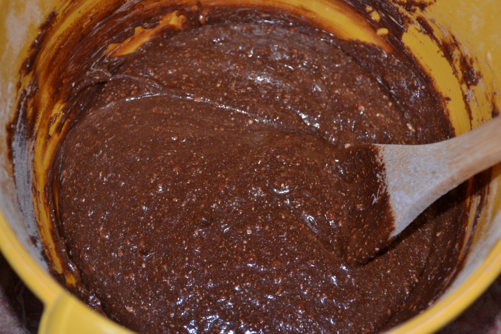 Pasca bicolora cu smantana, branza si ciocolata