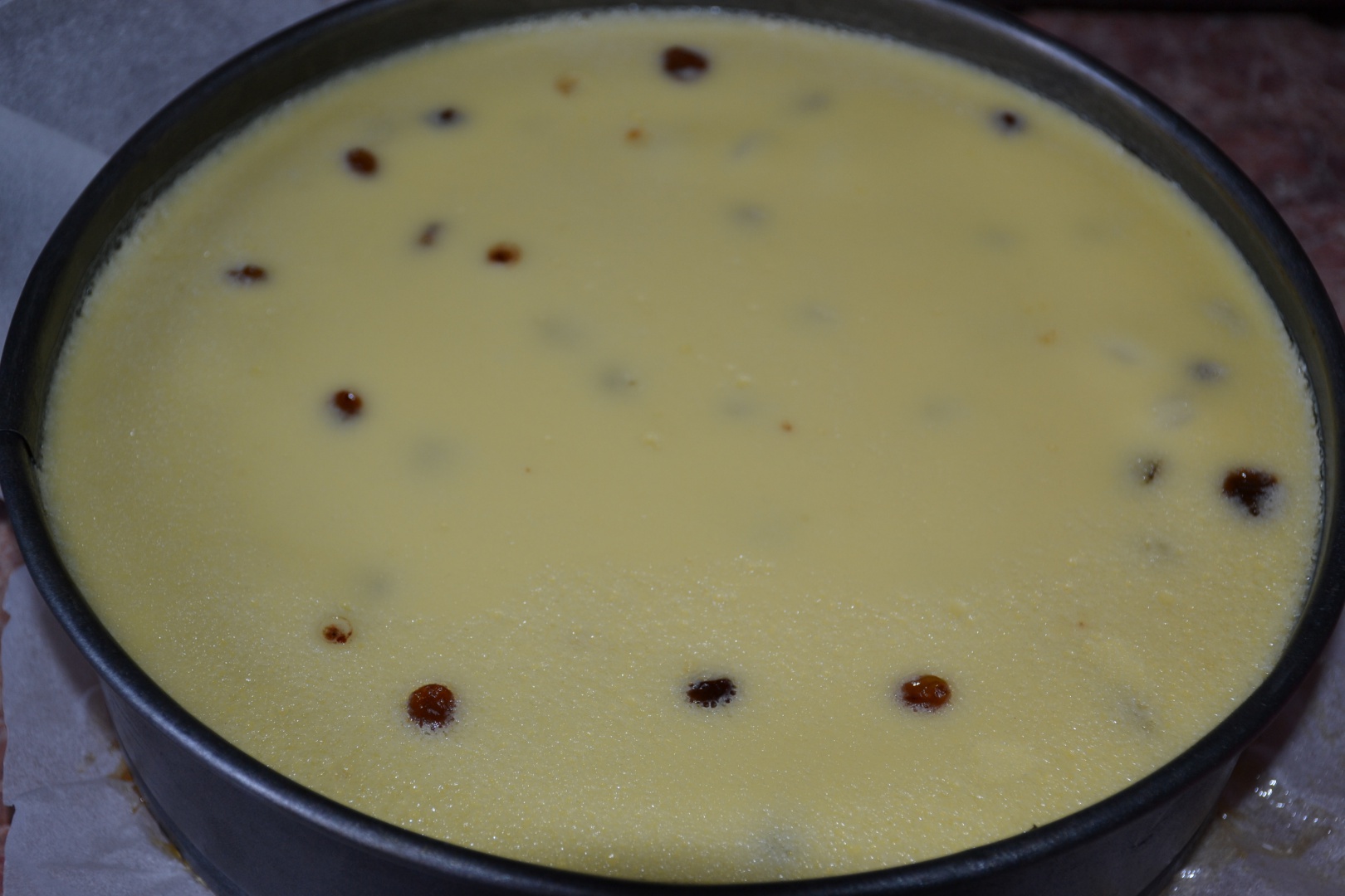 Pasca bicolora cu smantana, branza si ciocolata