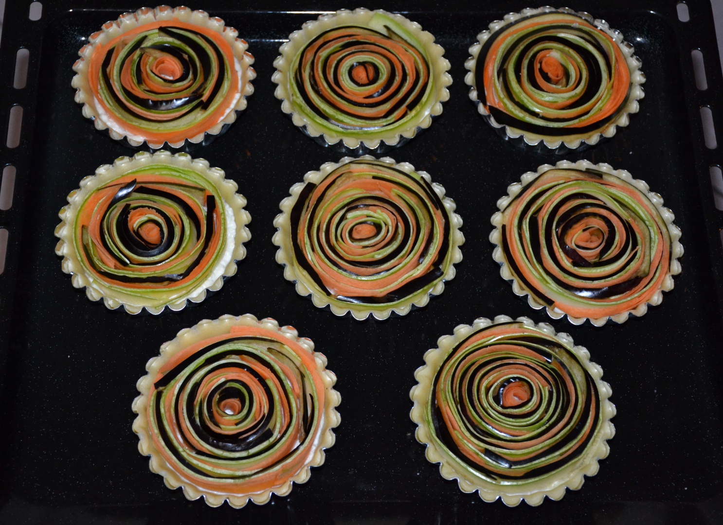 Mini tarte spiralate cu legume