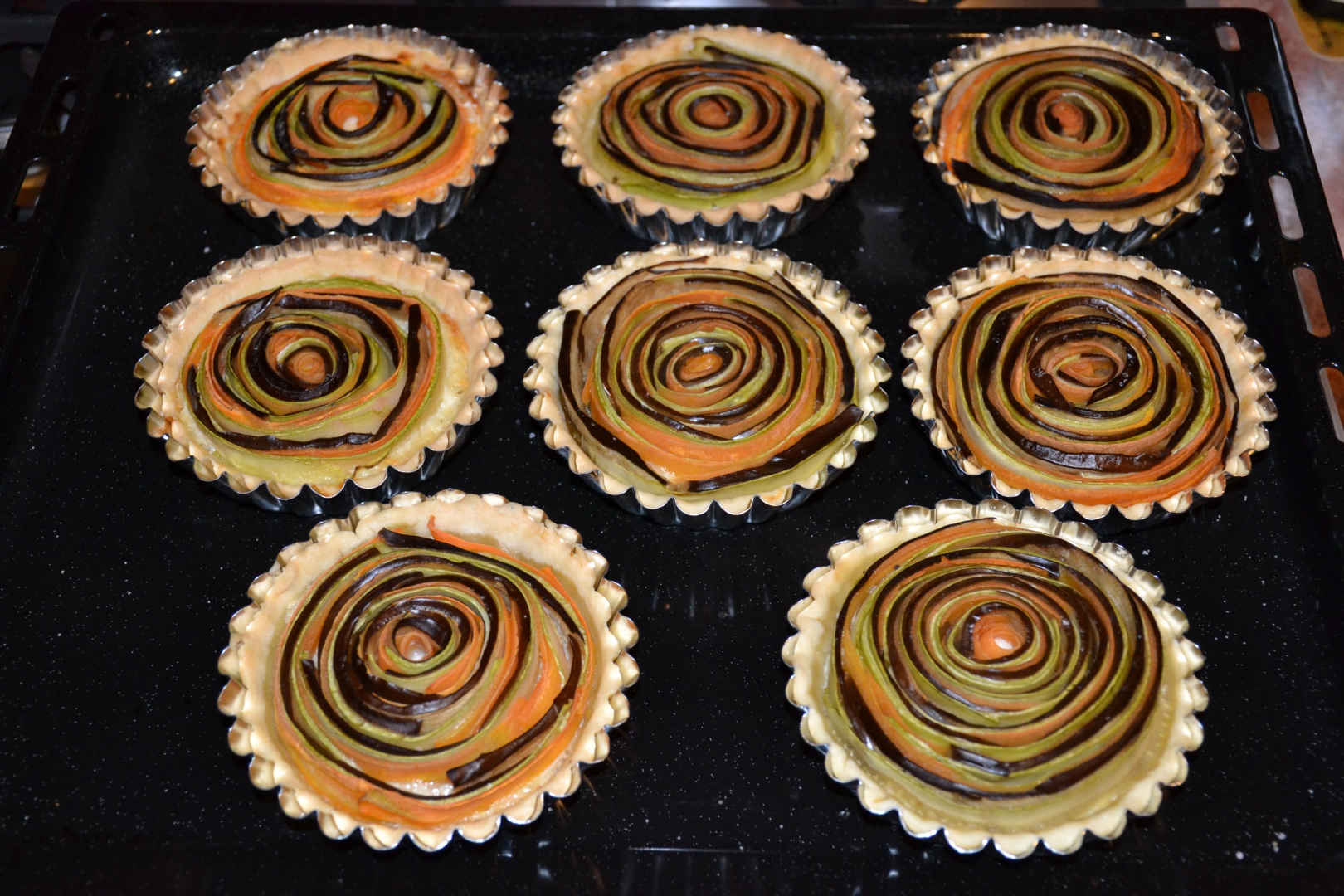 Mini tarte spiralate cu legume