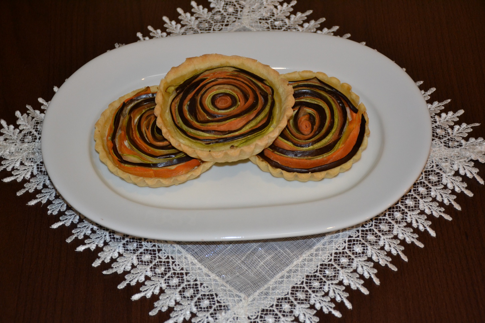 Mini tarte spiralate cu legume