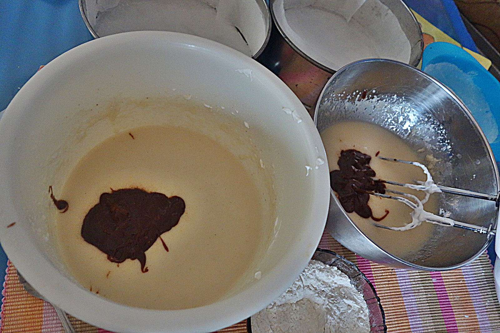 Tortulet acrisor cu gris si bezea