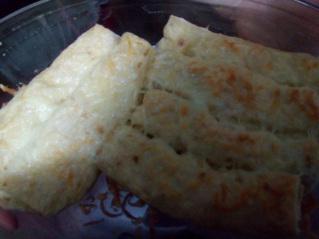 Clatite umplute cu cascaval si sunca de pui