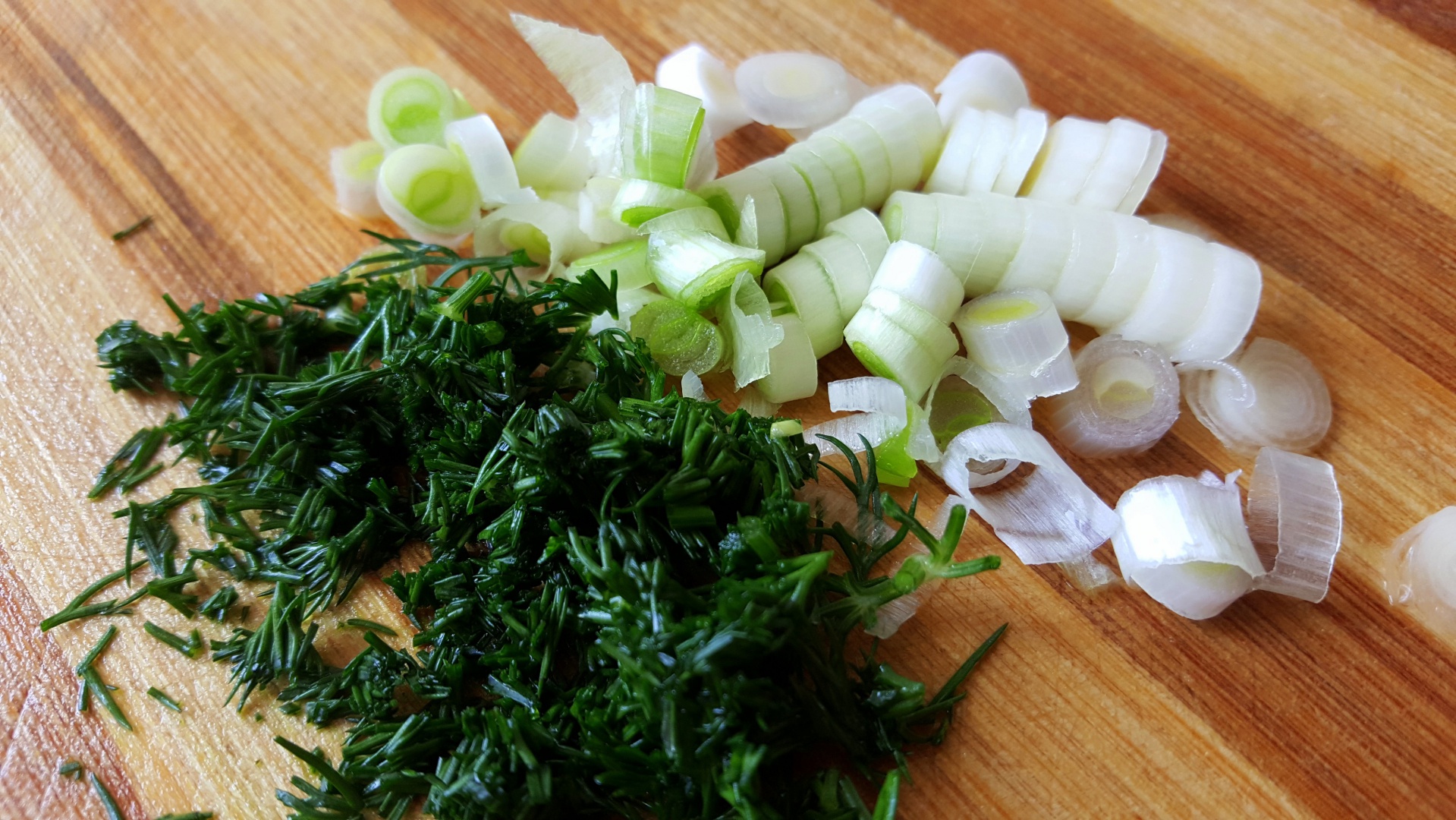 Lalele din rosii umplute cu branza