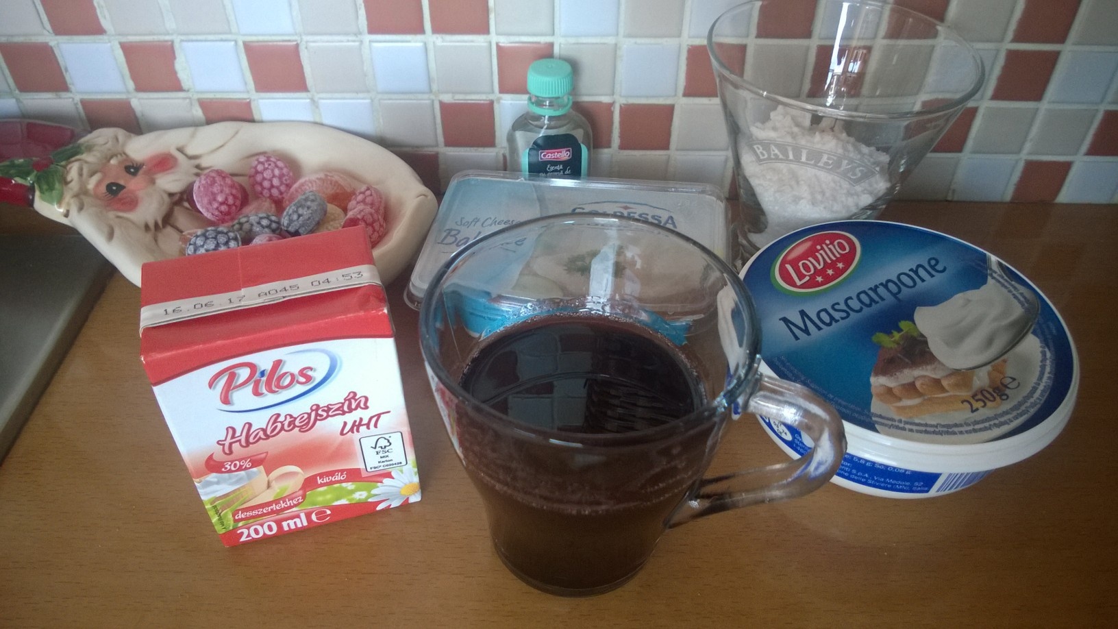 Tort cu crema de violete