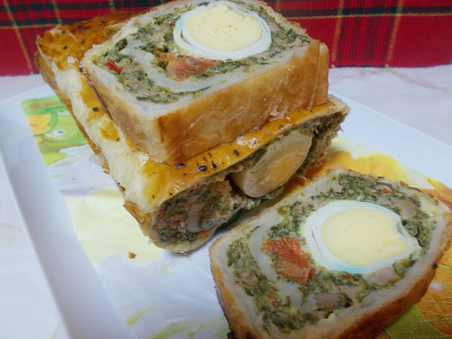 Rulada cu spanac, oua si friptura de miel