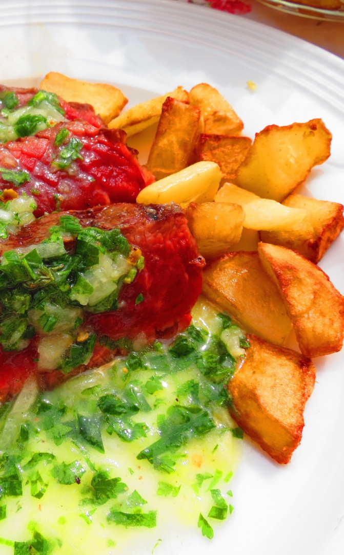 Cotlete de manzat cu sos creol Chien