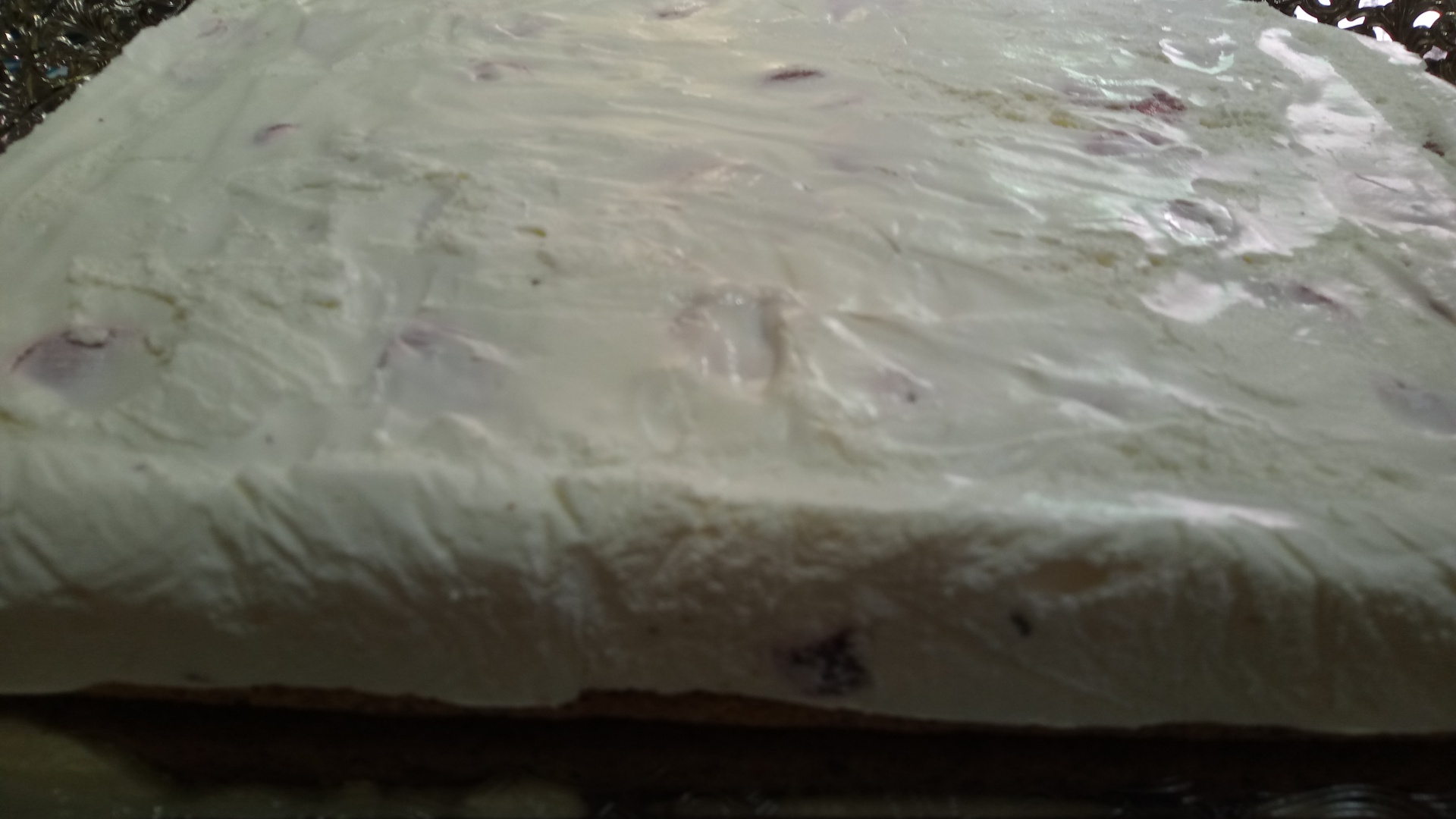 Prajitura cu ciocolata, crema si capsuni