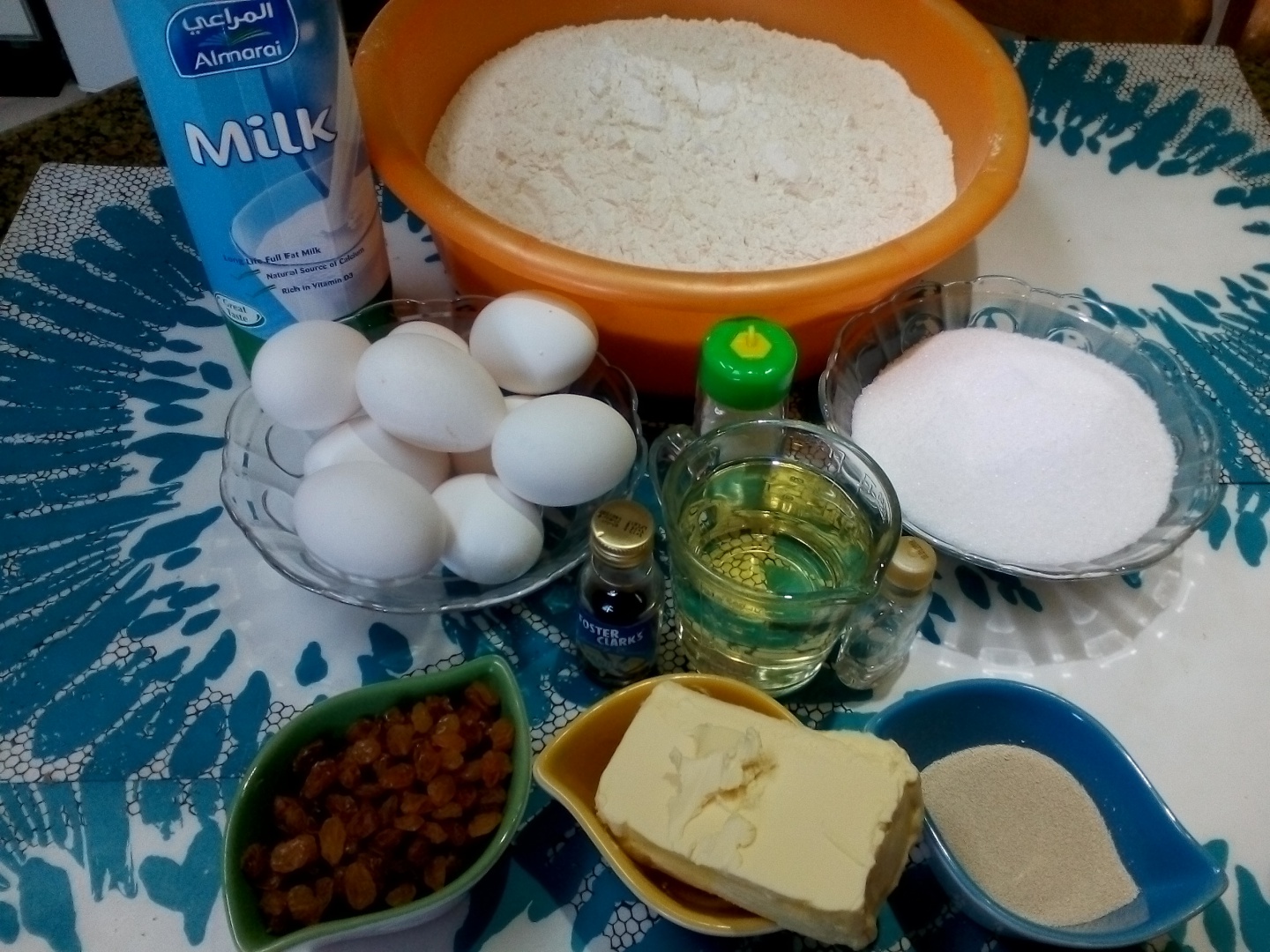 Cozonac moldovenesc cu crema de nuca si ciocolata