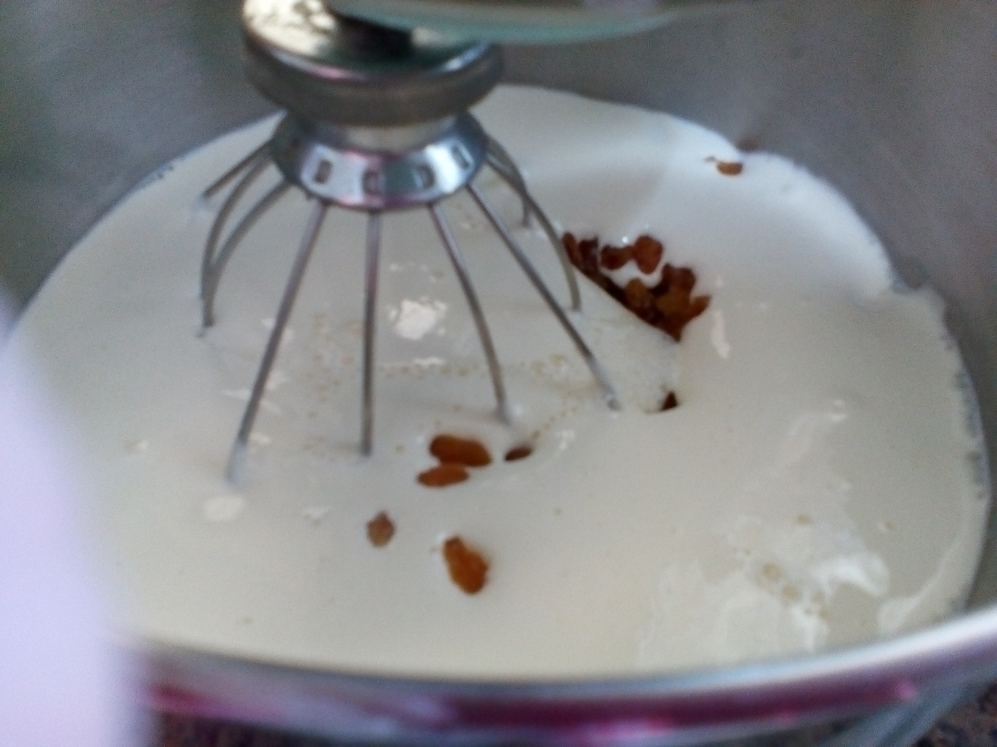 Cozonac moldovenesc cu crema de nuca si ciocolata