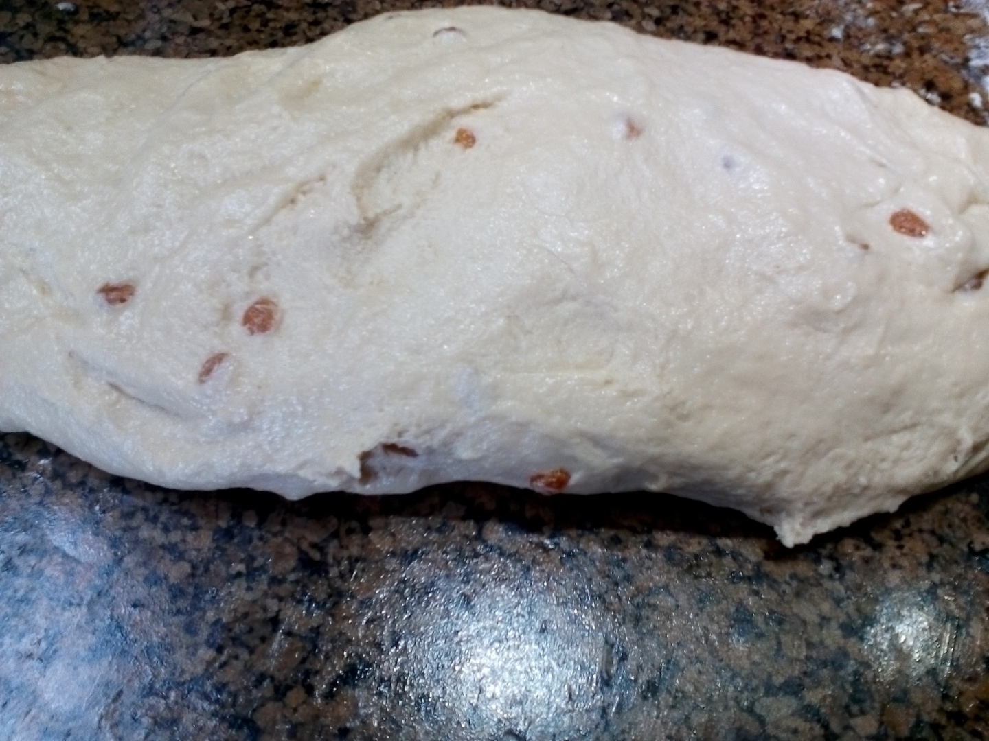 Cozonac moldovenesc cu crema de nuca si ciocolata