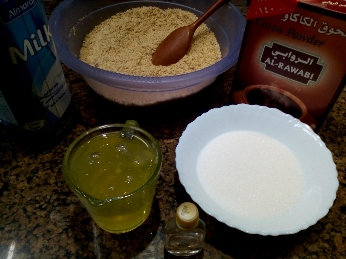 Cozonac moldovenesc cu crema de nuca si ciocolata