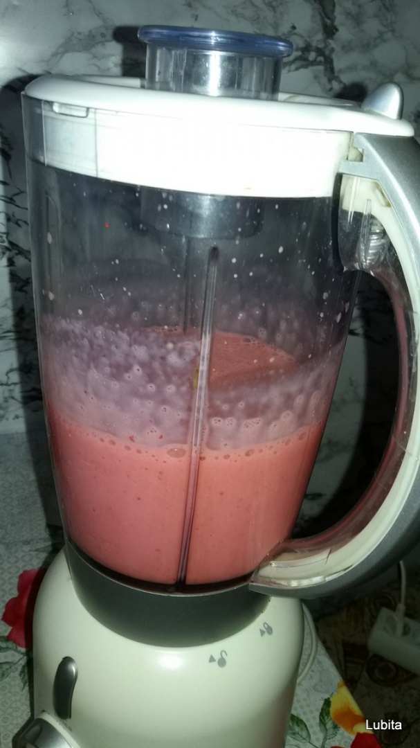 Inghetata de capsuni cu iaurt