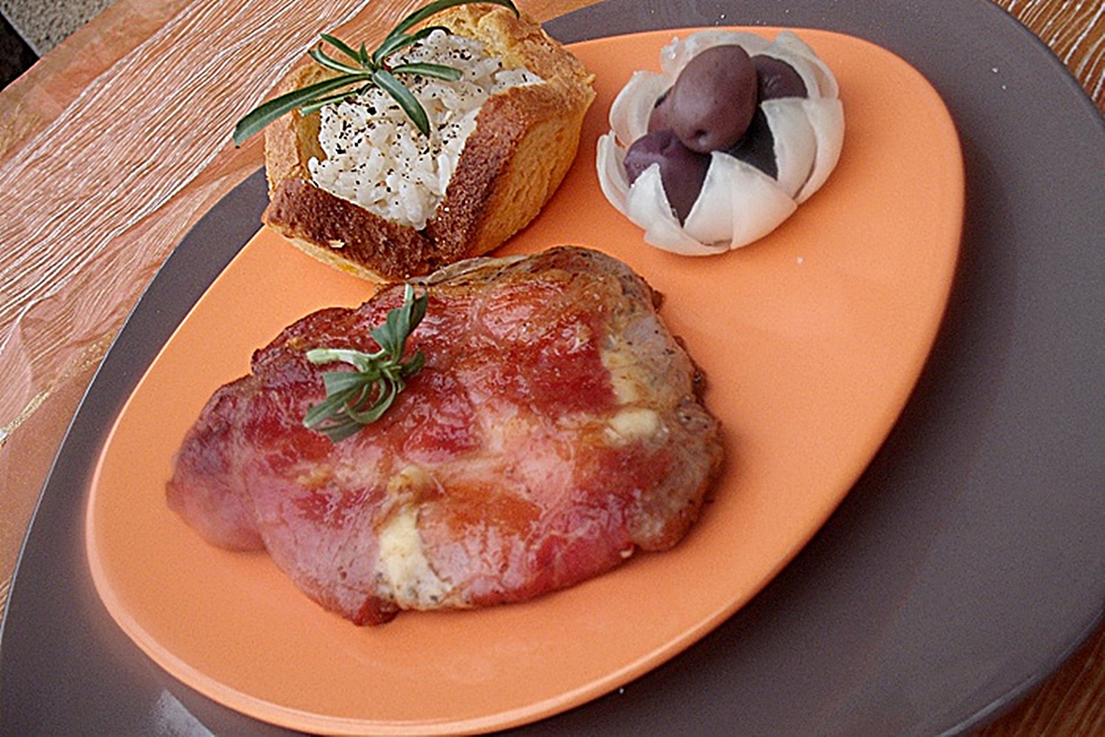 Muschi in prapur de porc, pe gratar