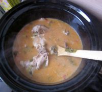 Iepure cu vegetale si smantana