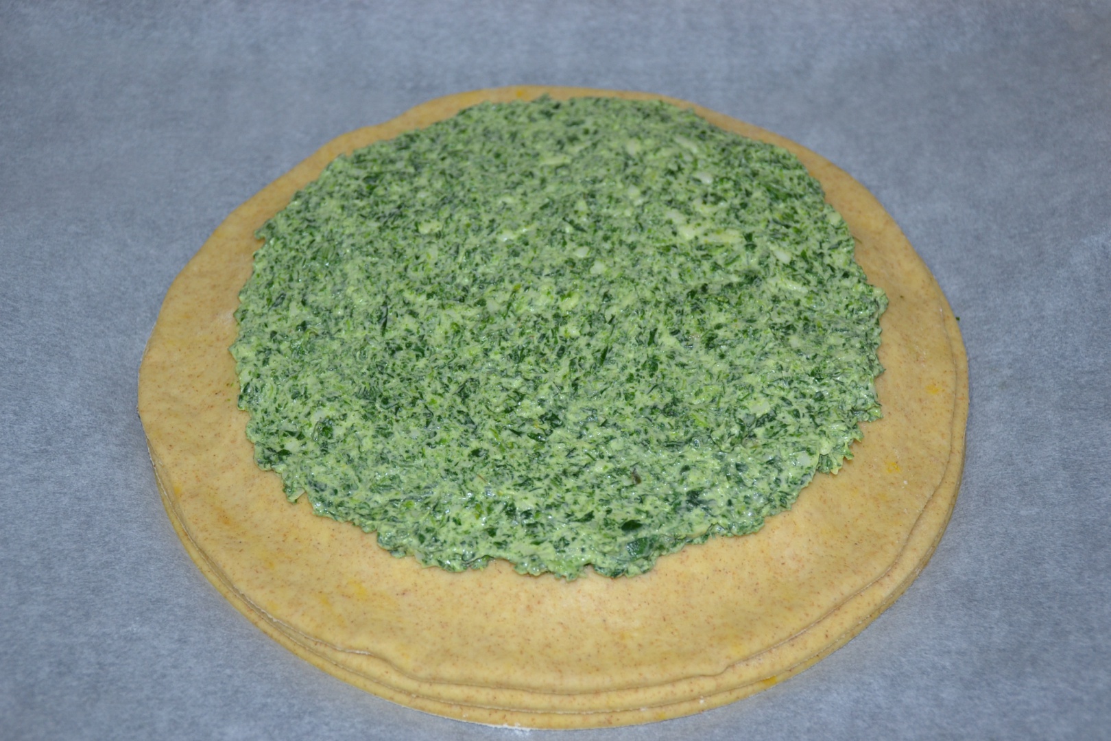 Placinta floare cu branza si spanac