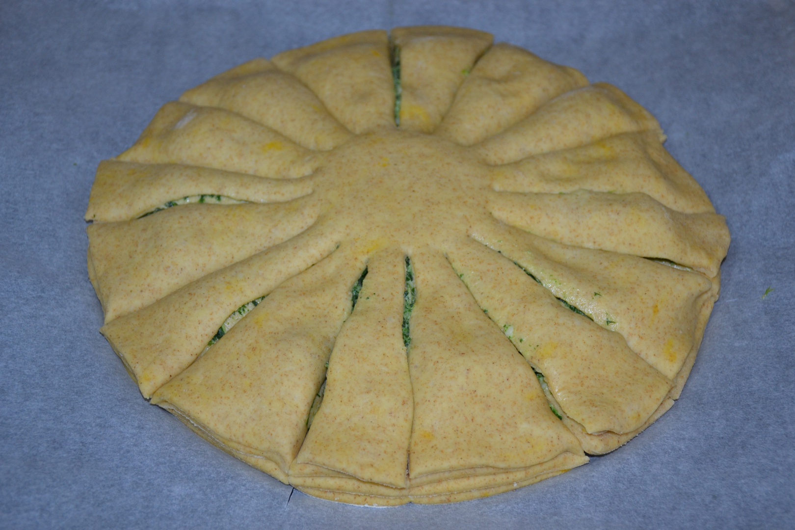 Placinta floare cu branza si spanac