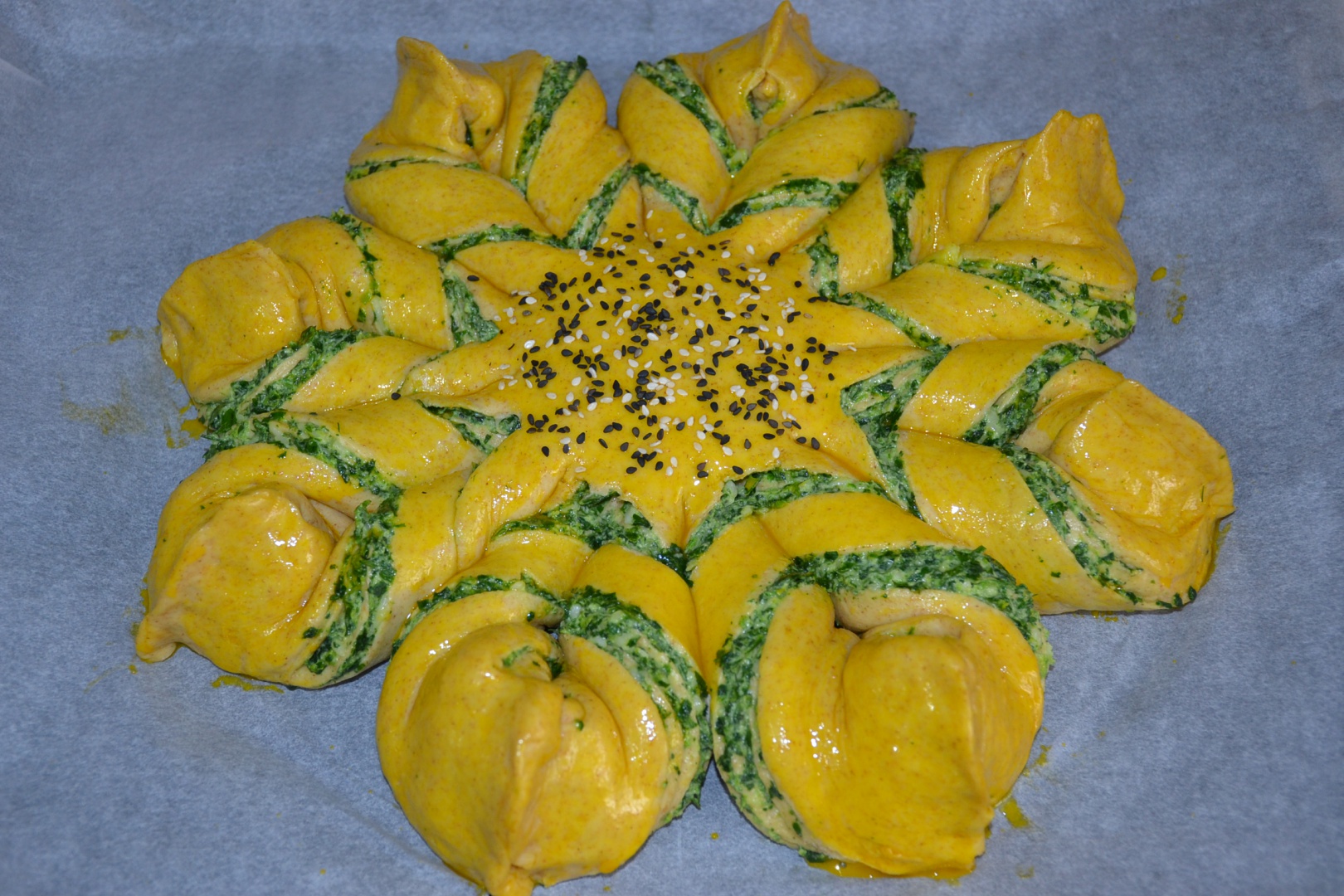 Placinta floare cu branza si spanac