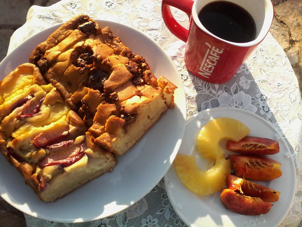 Chec cu ananas nectarine si ciocolata