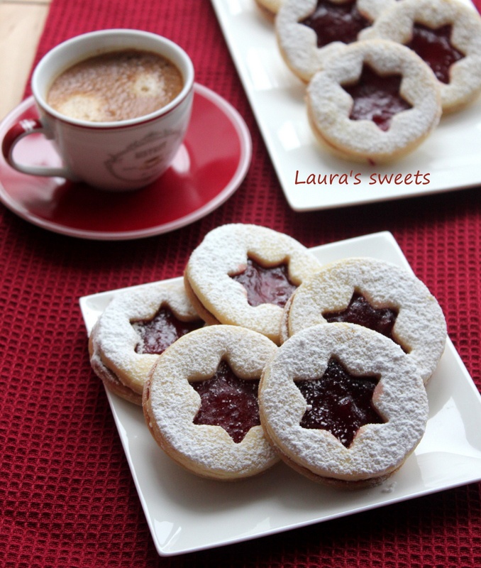 Fursecuri cu unt si gem de capsuni