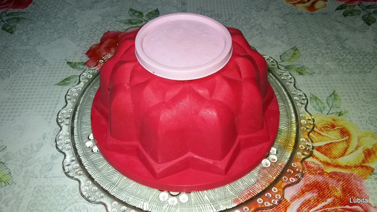 Sarlota cu fructe de padure