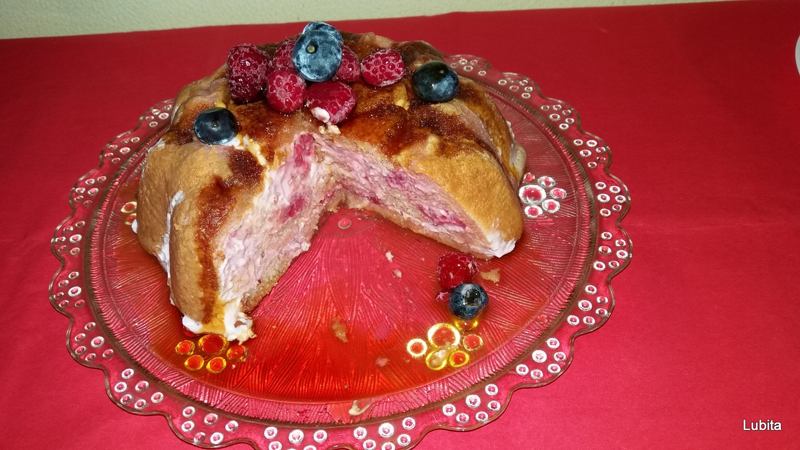 Sarlota cu fructe de padure